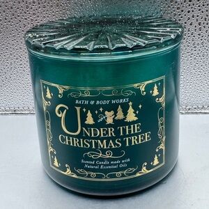 Bath & Body Works Under The Christmas Tree 3 Wick Candle